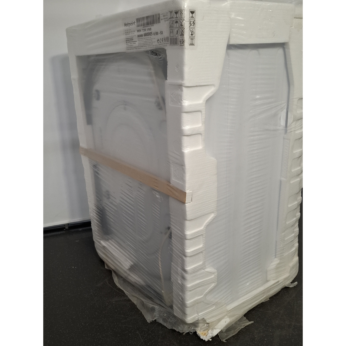 Стиральная машина Hotpoint WSH 7290 VWB, белый