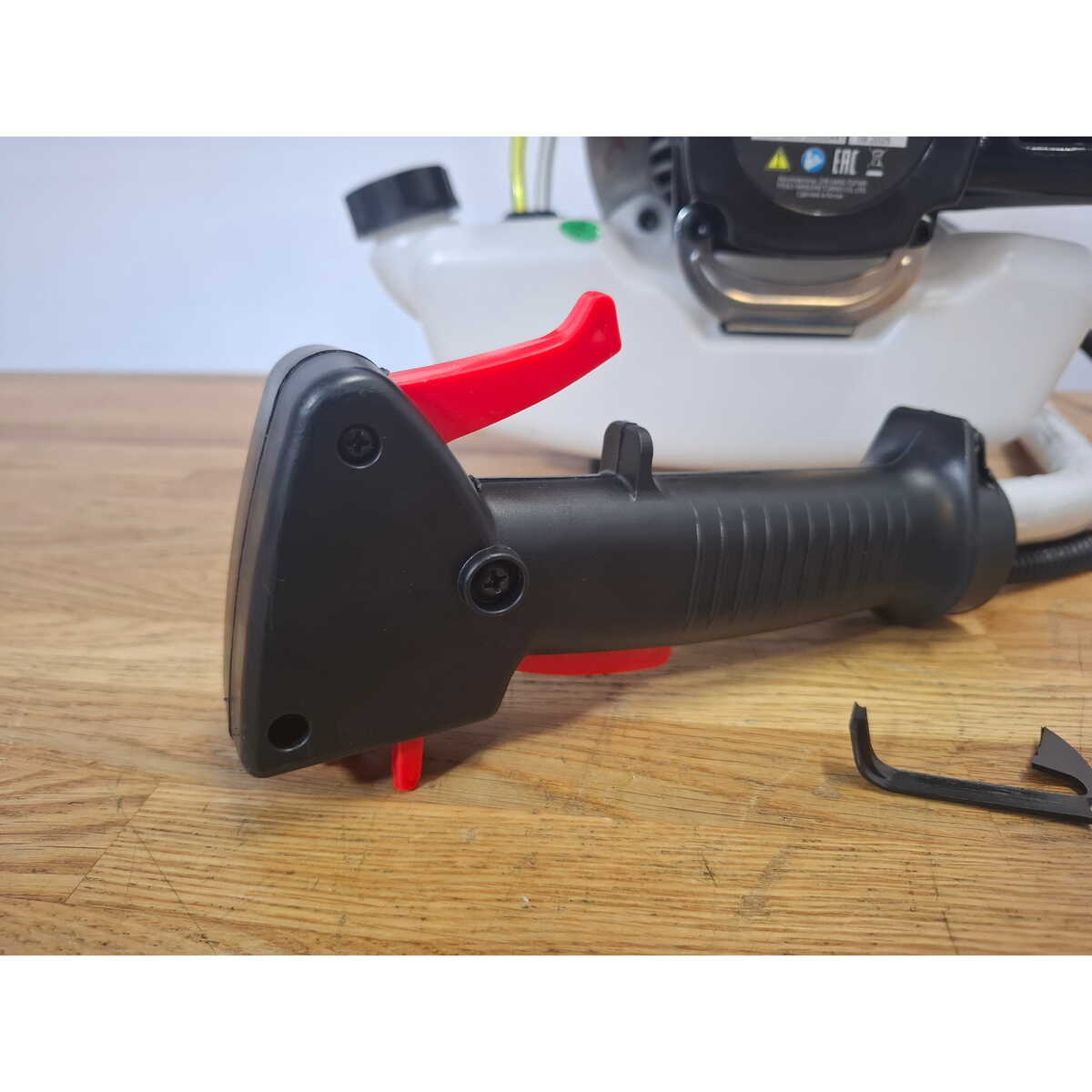 Триммер бензиновый MTX MT-52 (2-коробки) (Цвет: Red / Black)