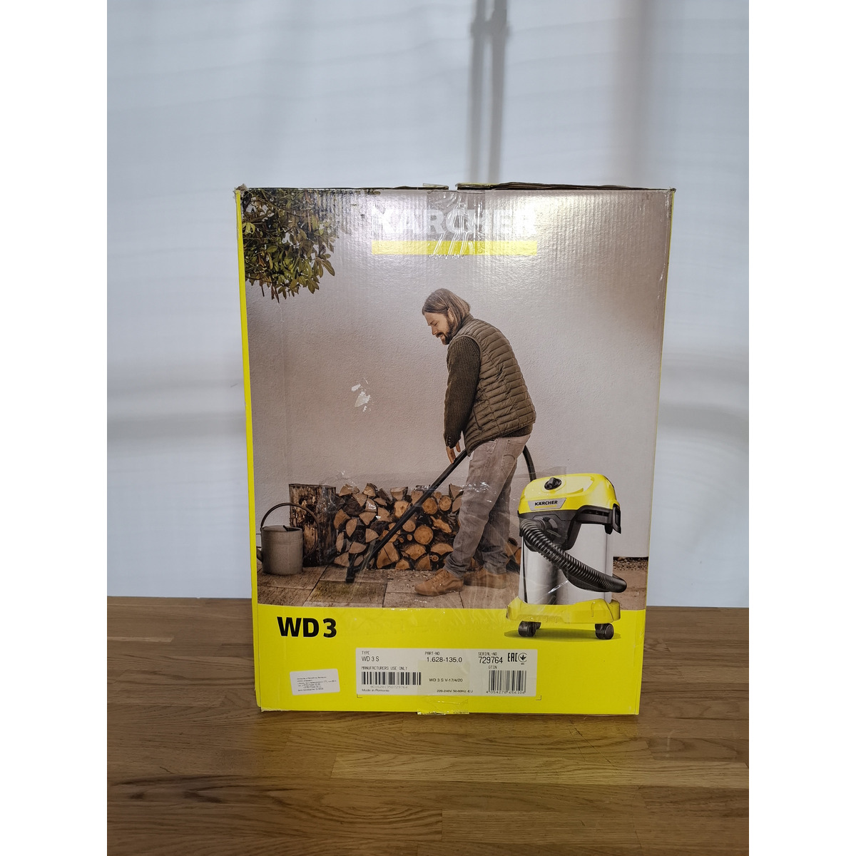 Строительный пылесос Karcher WD 3 S V-17 / 4 / 20 (Цвет: Yellow)