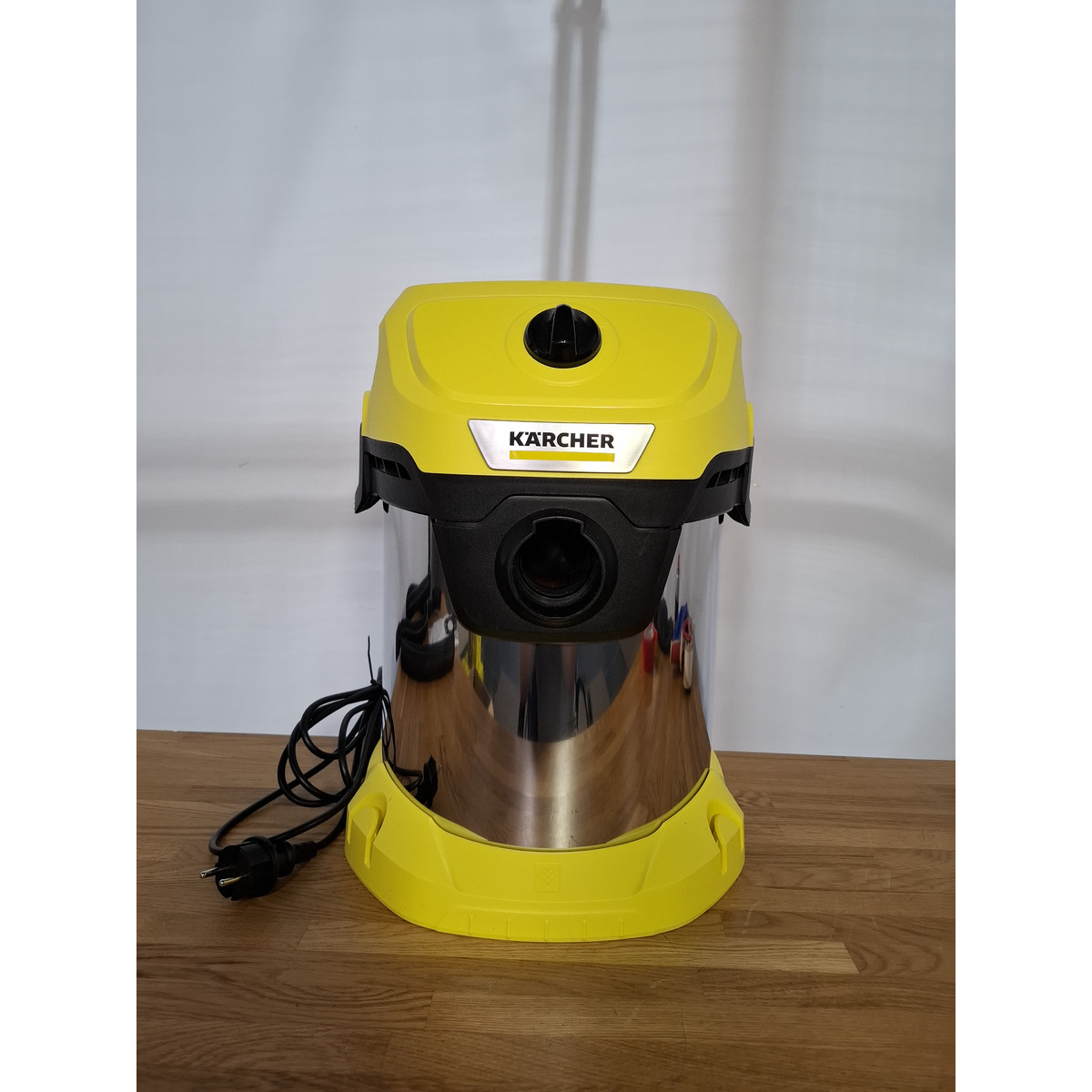 Строительный пылесос Karcher WD 3 S V-17 / 4 / 20 (Цвет: Yellow)
