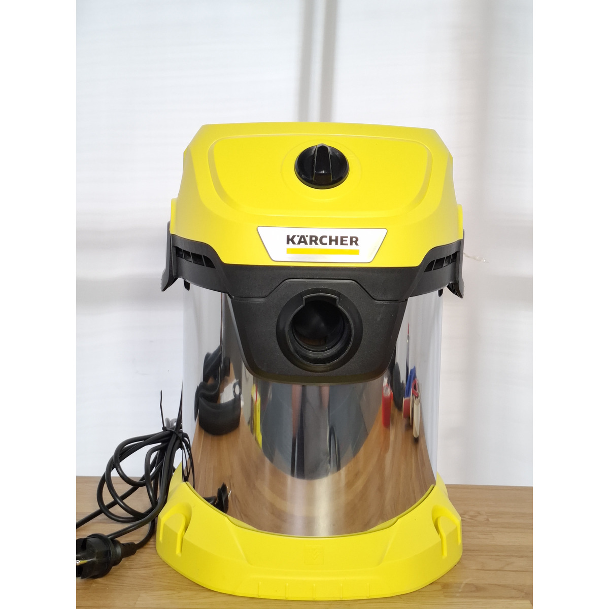 Строительный пылесос Karcher WD 3 S V-17 / 4 / 20 (Цвет: Yellow)