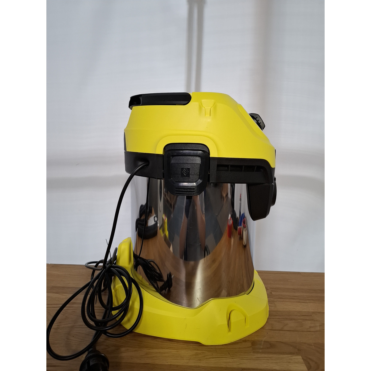 Строительный пылесос Karcher WD 3 S V-17 / 4 / 20 (Цвет: Yellow)