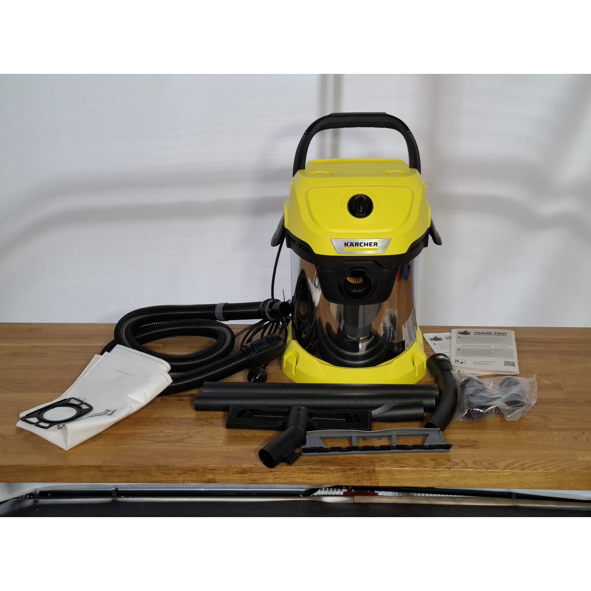 Строительный пылесос Karcher WD 3 S V-17 / 4 / 20 (Цвет: Yellow)