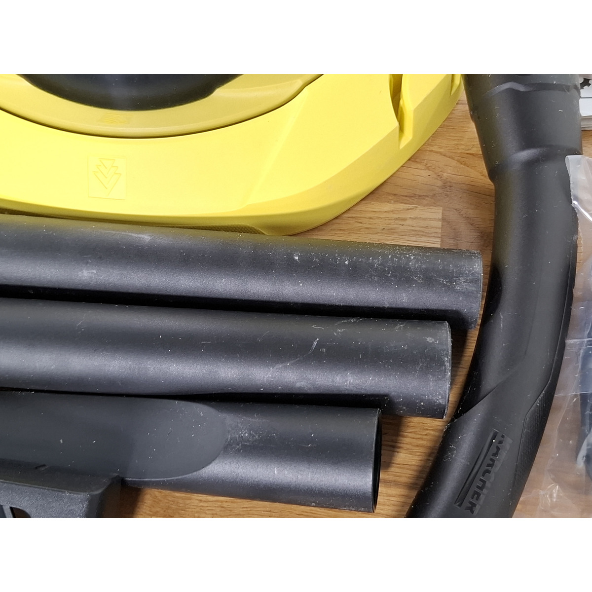 Строительный пылесос Karcher WD 3 S V-17 / 4 / 20 (Цвет: Yellow)
