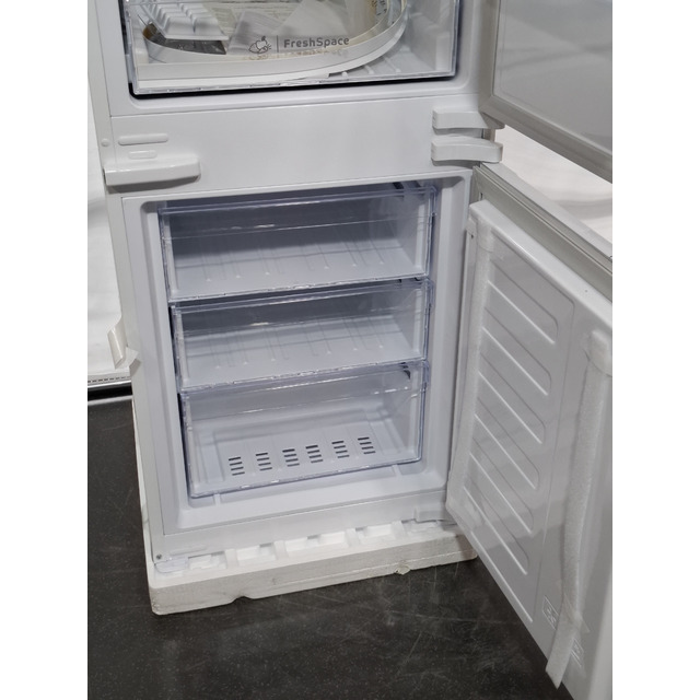 Холодильник Indesit IBD 18, белый