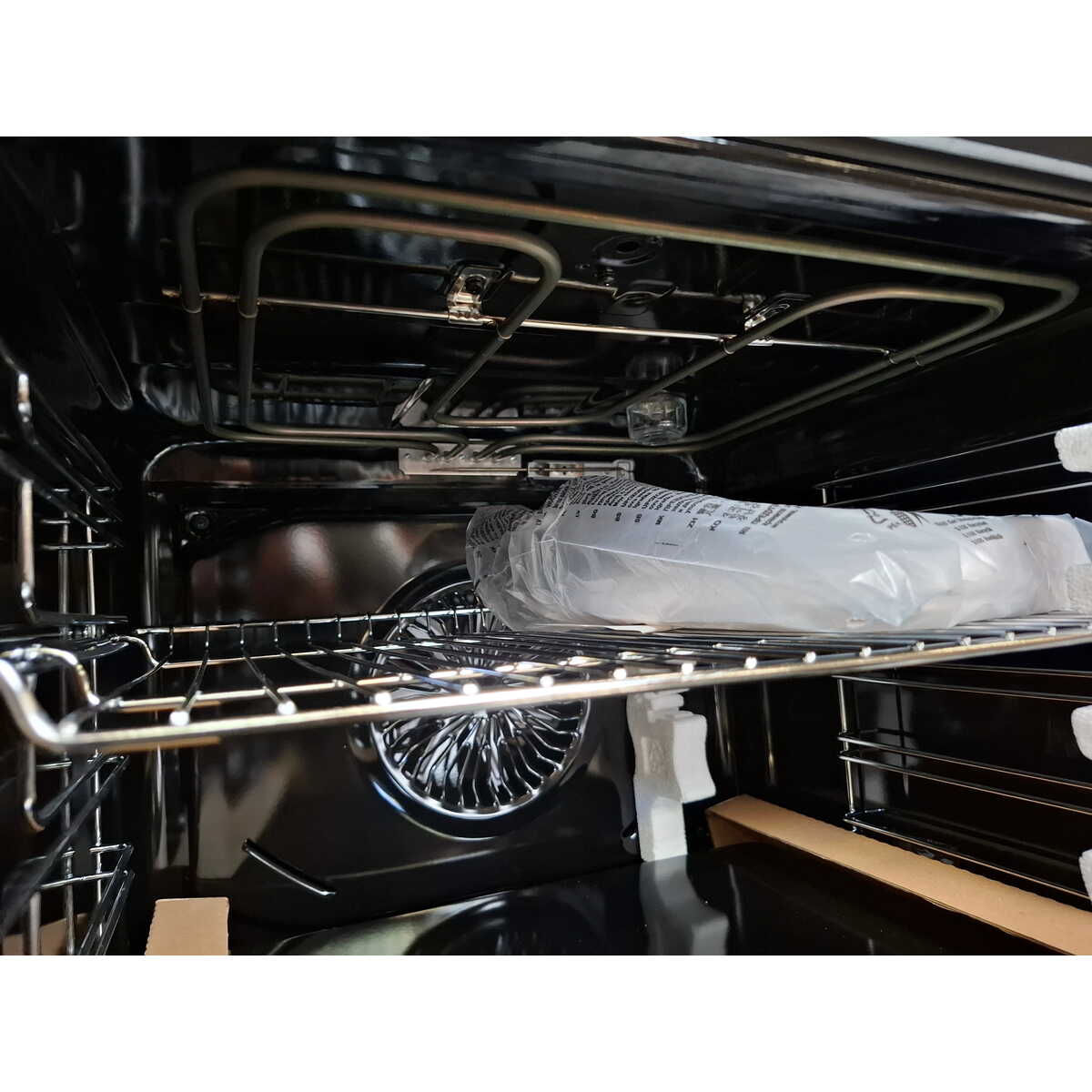 Духовой шкаф Indesit IFE 3644 BL, черный