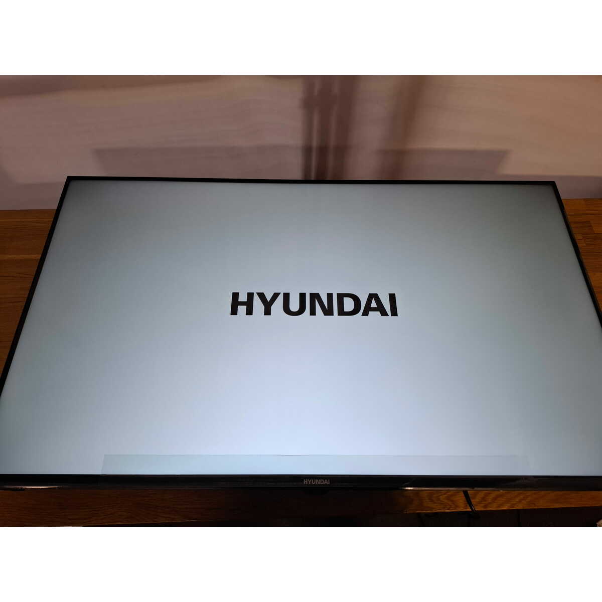 Телевизор Hyundai 43" H-LED43BU7009, черный