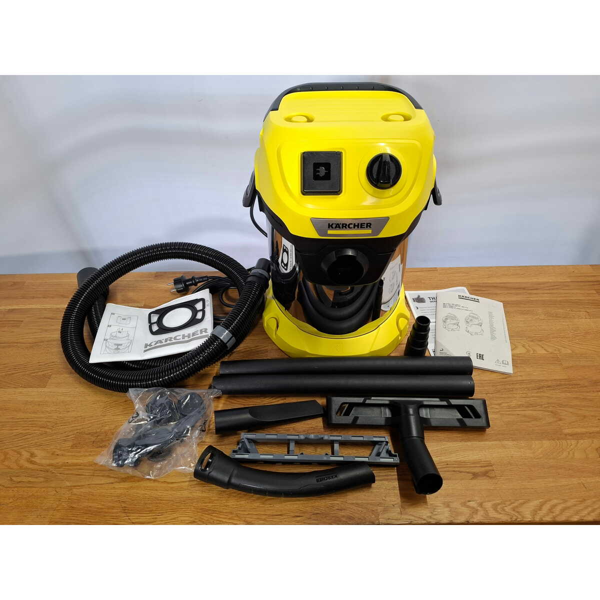 Строительный пылесос Karcher WD 3 P S V-17/4/20 (Цвет: Yellow)