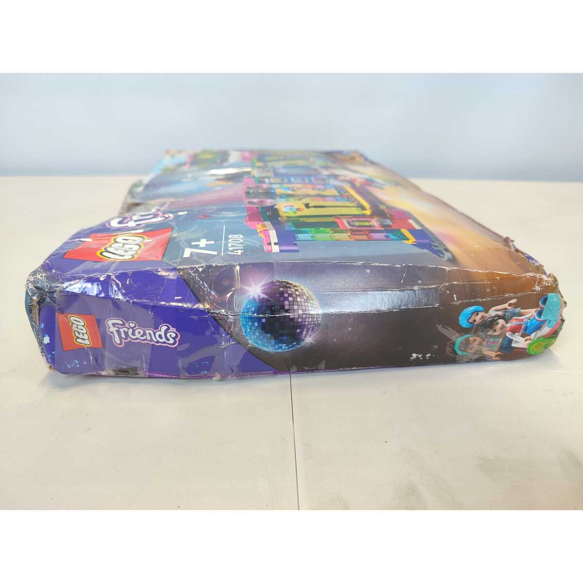 Конструктор LEGO Friends Roller Disco Arcade 41708