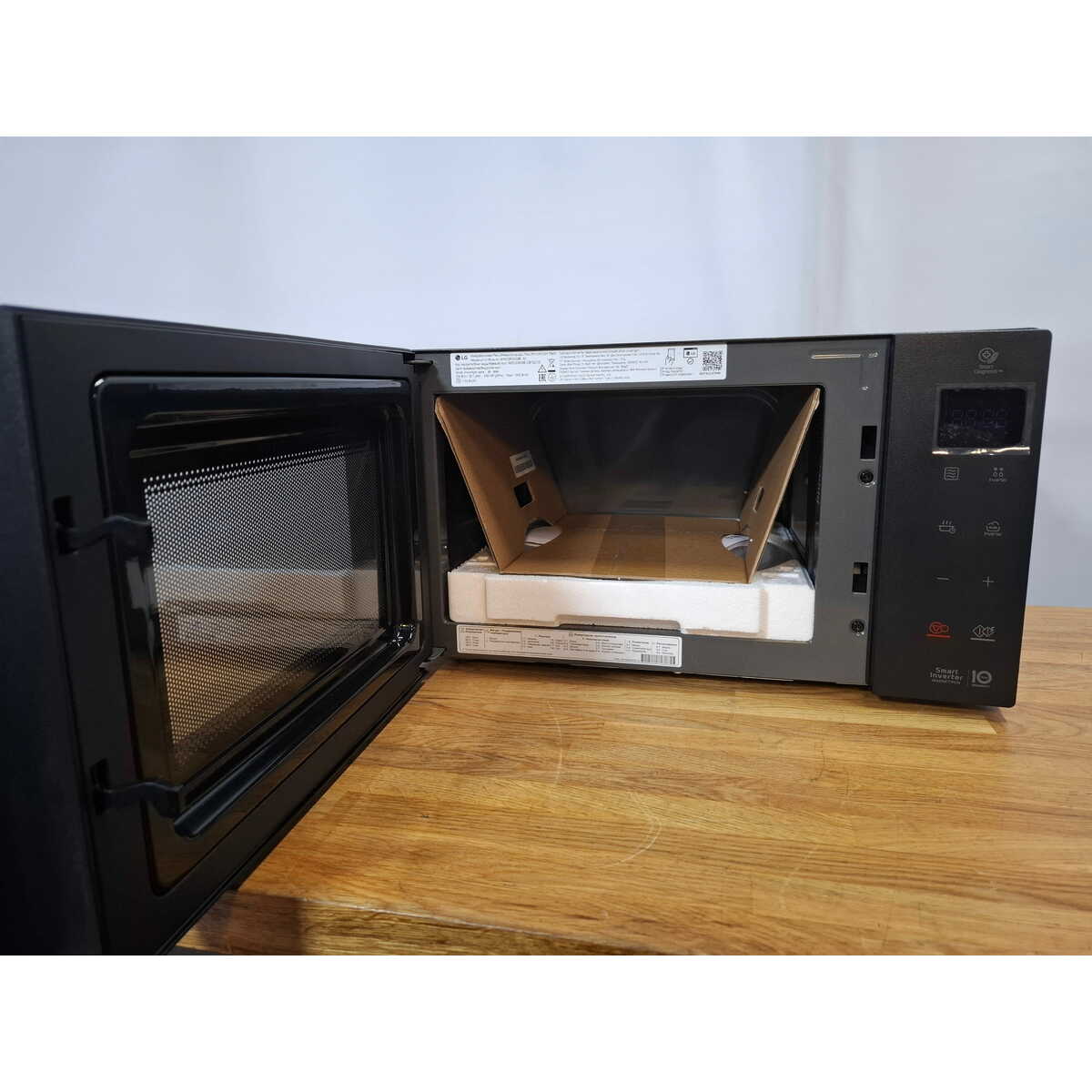 Микроволновая печь LG MW23R35GIB, черный