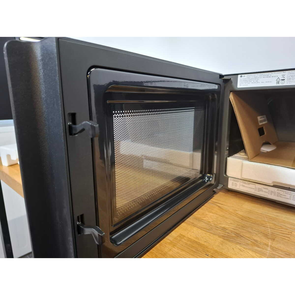 Микроволновая печь LG MW23R35GIB, черный