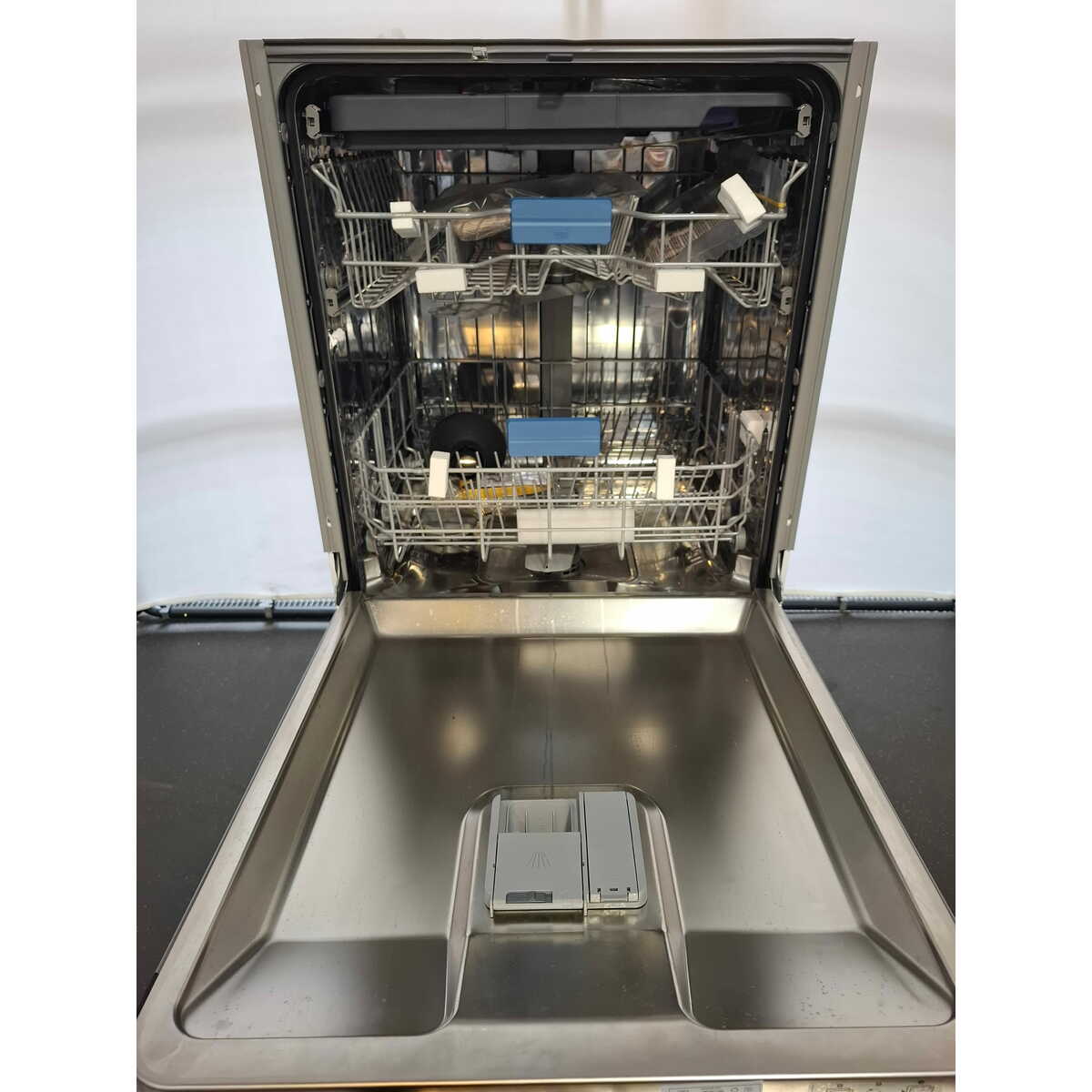 Посудомоечная машина Beko BDIN15532 (Цвет: Inox)