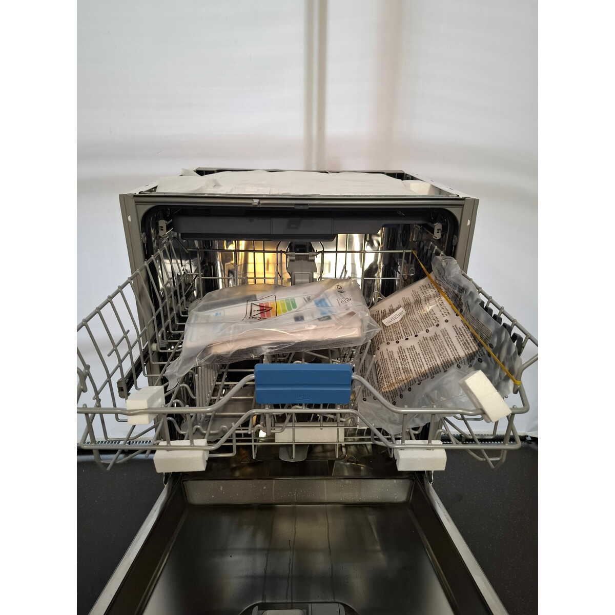 Посудомоечная машина Beko BDIN15532 (Цвет: Inox)