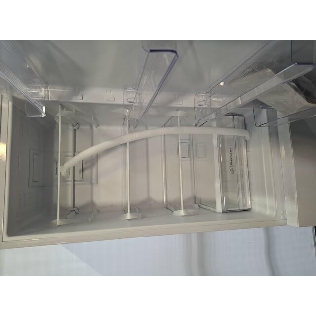 Холодильник Indesit ITR 4200 W (Цвет: White) Холодильник Indesit ITR 4200 W (Цвет: White)