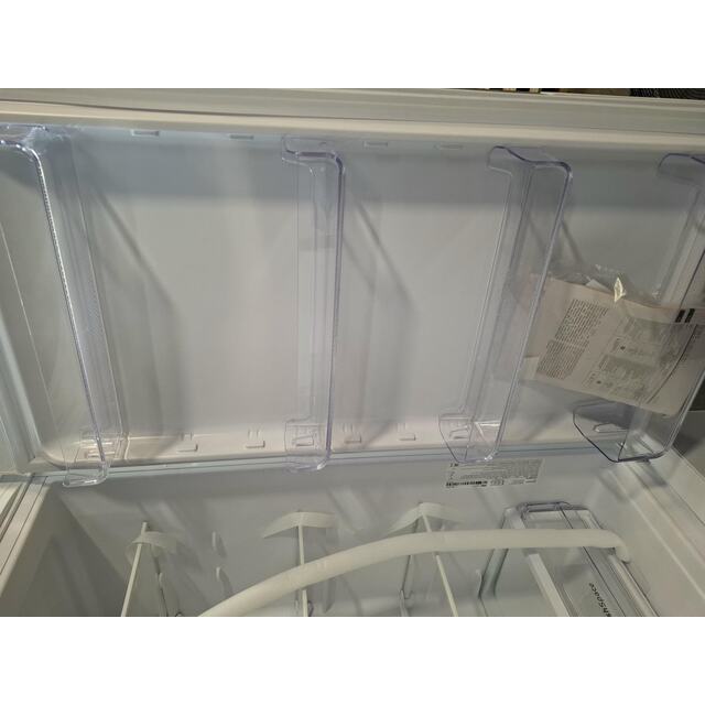 Холодильник Indesit ITR 4200 W (Цвет: White) Холодильник Indesit ITR 4200 W (Цвет: White)