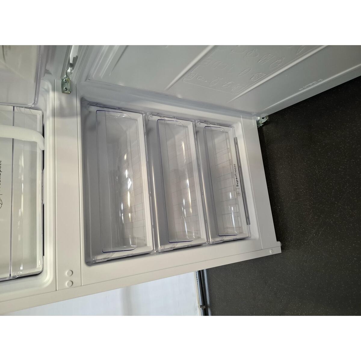 Холодильник Indesit ITR 4200 W (Цвет: White)