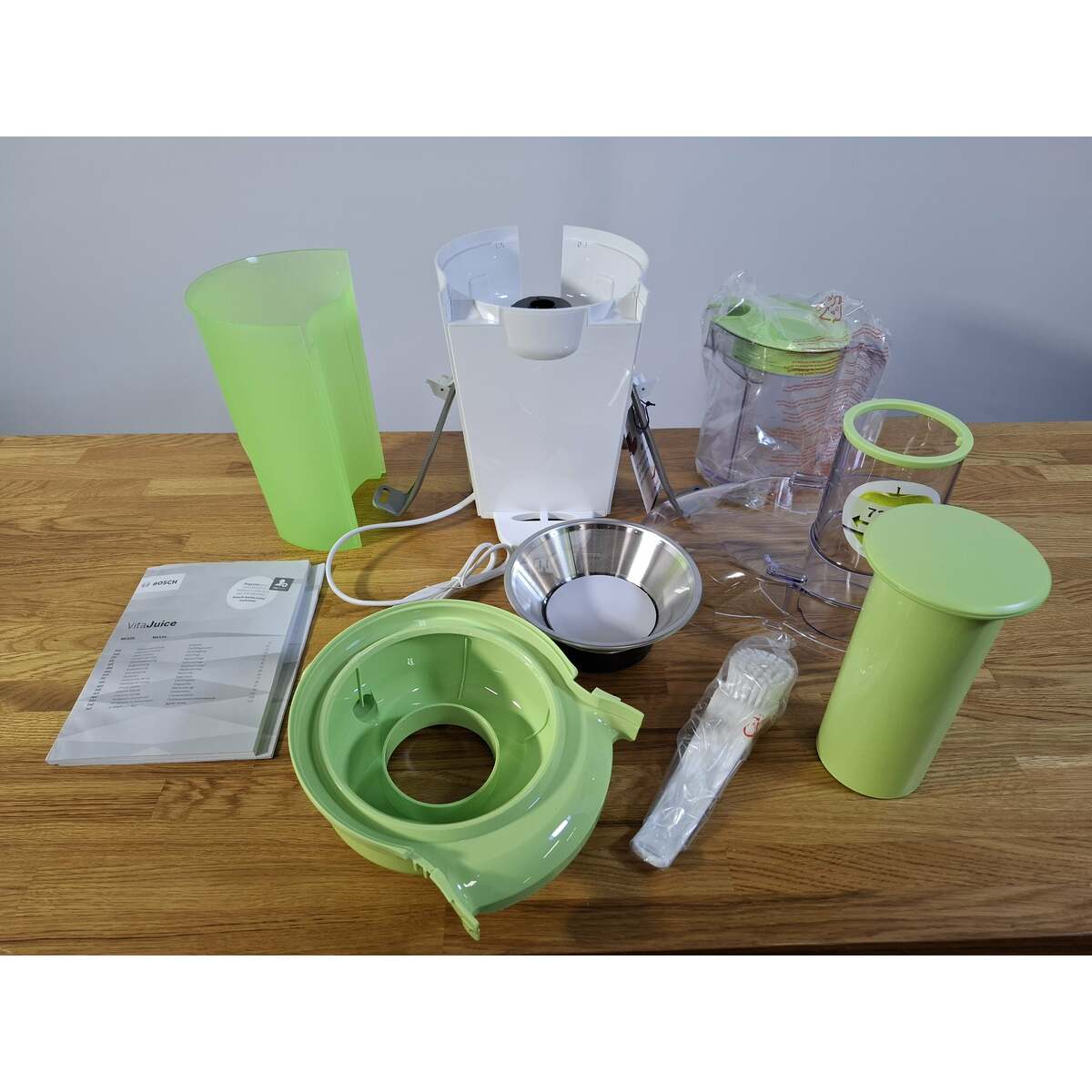 Соковыжималка центробежная Bosch MES25G0 (Цвет: White / Green)