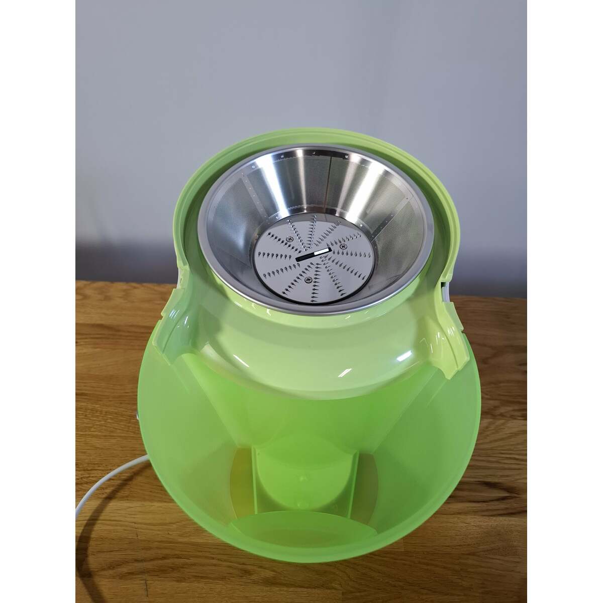 Соковыжималка центробежная Bosch MES25G0 (Цвет: White / Green)
